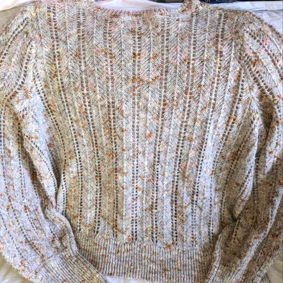 Sweater lightweight woven material - Picture 7 of 7